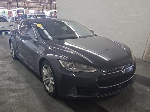 Used 2015 Tesla Model S 70D image 1