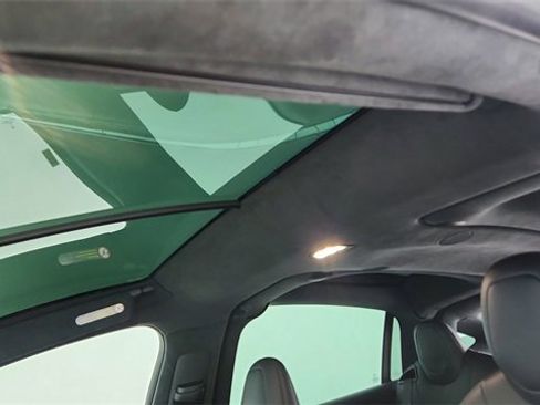 Used 2022 Tesla Model X image 55