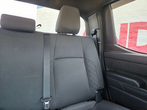 Used 2025 Toyota Tacoma SR AWD/4WD image 27