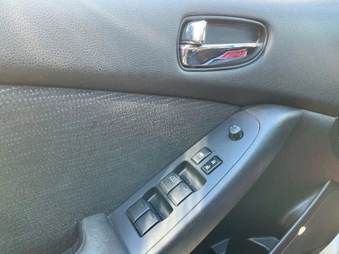 Used 2010 Nissan Altima 2.5 S image 9