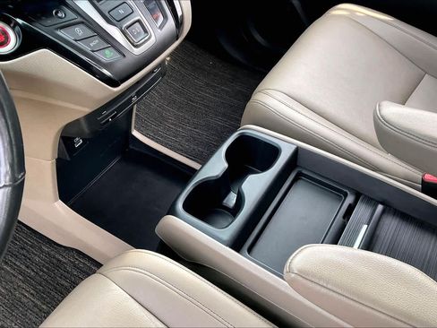 Used 2024 Honda Odyssey Touring image 17