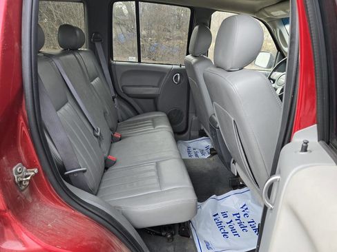Used 2006 Jeep Liberty Limited image 10