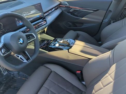 Used 2026 BMW 530i w/ M Sport Package RWD image 16