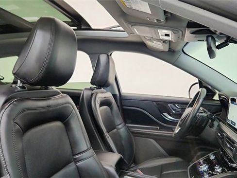 Used 2022 Lincoln Corsair Standard w/ Premium Package image 21