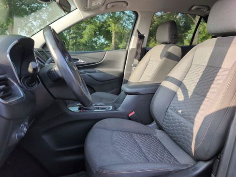 Used 2020 Chevrolet Equinox LT w/ Driver Convenience Package FWD image 16