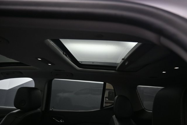Used 2021 GMC Acadia SLT w/ Elevation Edition AWD/4WD image 12