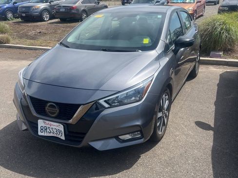 Used 2020 Nissan Versa SR FWD image 3