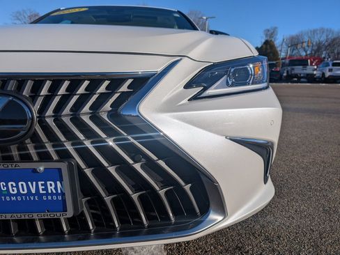 Used 2023 Lexus ES 350 w/ Premium Package image 11