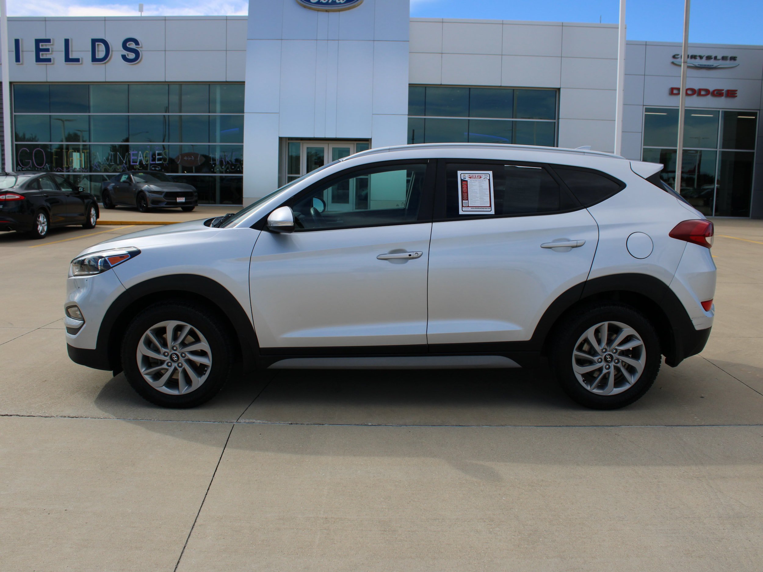 Used 2017 Hyundai Tucson SE Plus AWD/4WD image 2