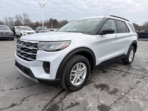 New 2026 Ford Explorer Active image 8
