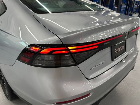 Used 2025 Honda Accord SE image 18