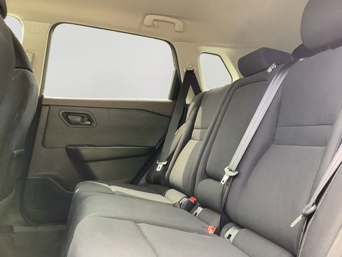 Used 2023 Nissan Rogue S image 15