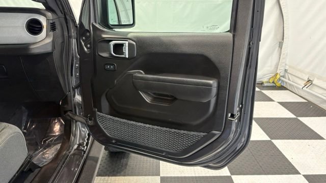 Used 2024 Jeep Wrangler Unlimited AWD/4WD image 23