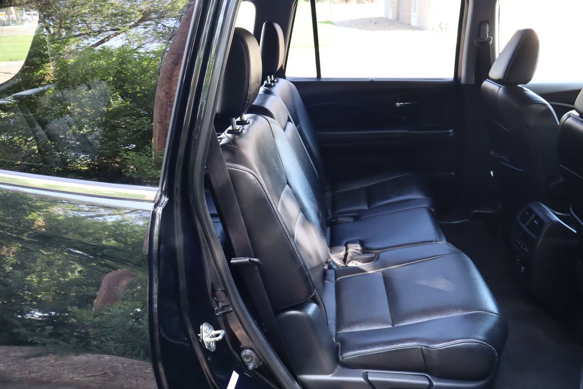 Used 2016 Honda Pilot Touring image 23