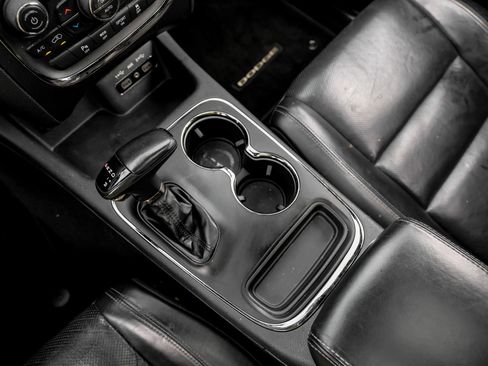 Used 2020 Dodge Durango R/T w/ Blacktop Package RWD image 35