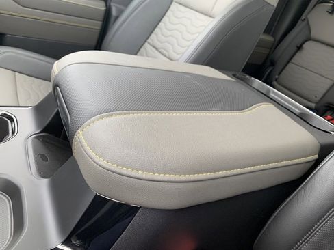 Used 2024 Chevrolet Silverado 1500 ZR2 image 45