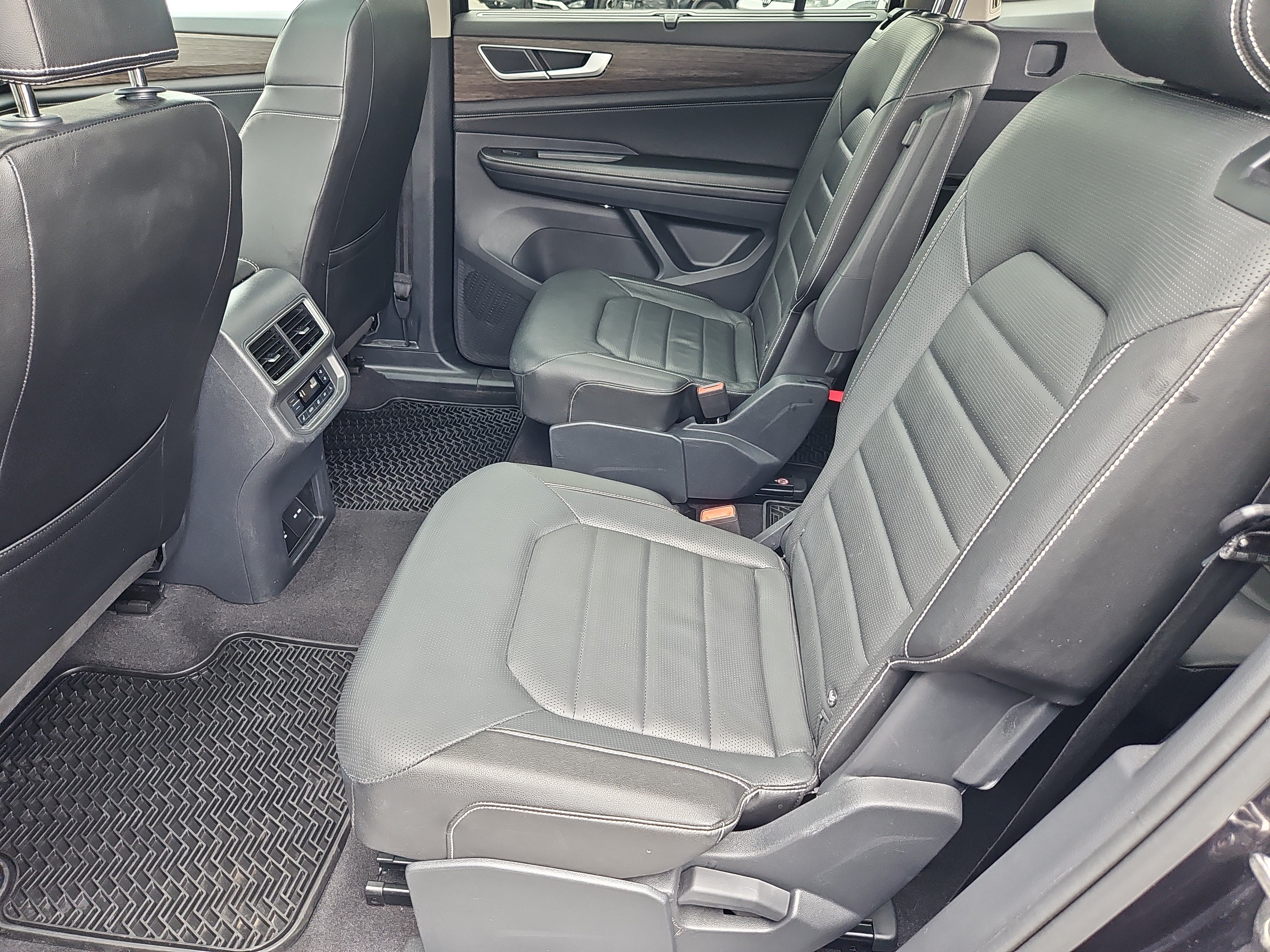 Certified 2024 Volkswagen Atlas SEL AWD/4WD image 36