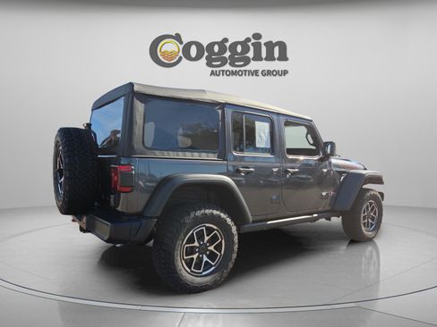Used 2025 Jeep Wrangler Unlimited Rubicon w/ Technology Group image 6