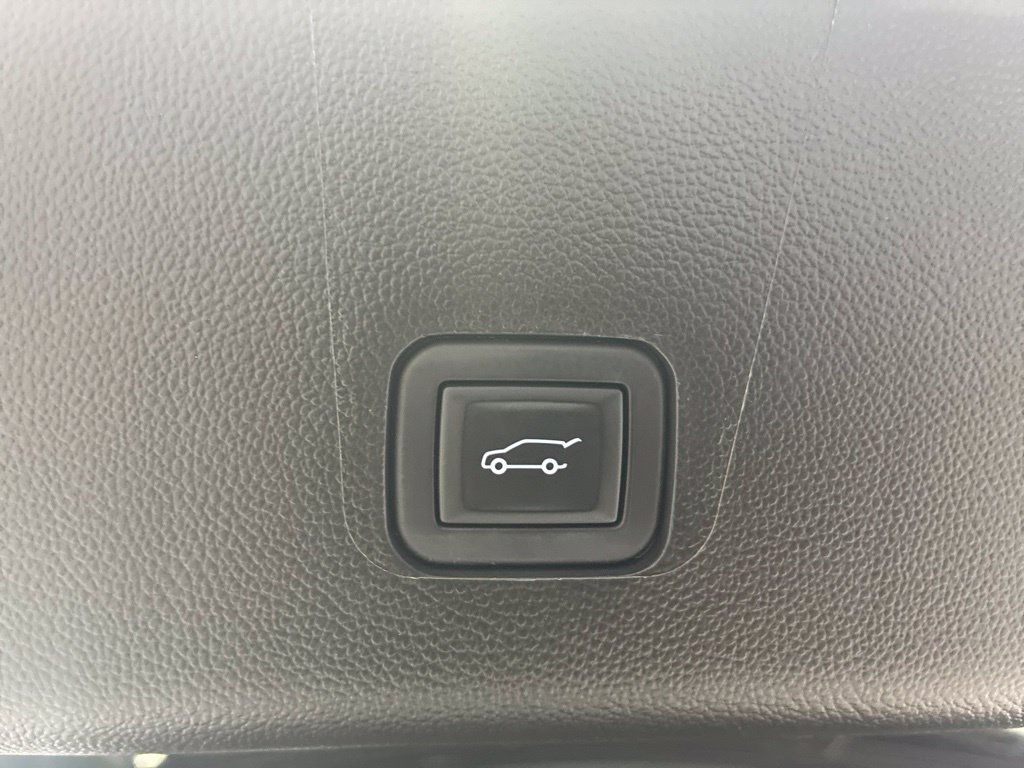 Used 2023 Chevrolet Traverse LT AWD/4WD image 35