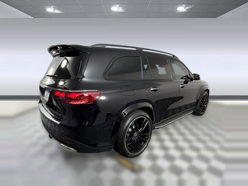 Used 2025 Mercedes-Benz GLS 580 4MATIC image 9