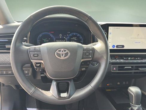 Used 2025 Toyota Camry XLE image 20