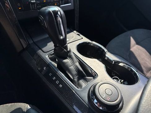 Used 2019 Ford Explorer XLT w/ Equipment Group 202A AWD/4WD image 36