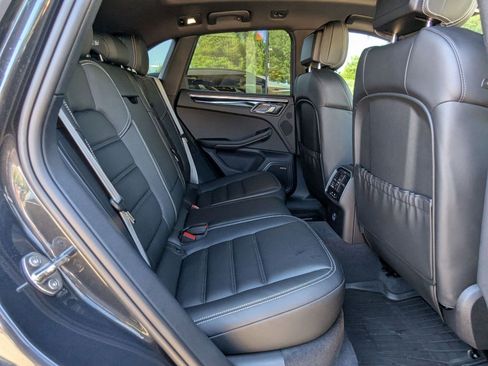 Certified 2025 Porsche Macan Turbo image 24