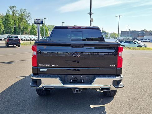 Used 2023 Chevrolet Silverado 1500 LTZ w/ LTZ Premium Package AWD/4WD image 5