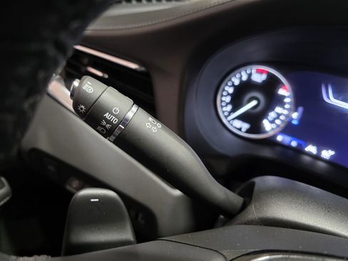 Used 2024 Buick Enclave Avenir w/ Avenir Technology Package image 31