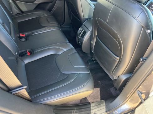 Used 2019 Jeep Cherokee Latitude Plus w/ Cold Weather Group image 23