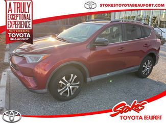Used 2018 Toyota RAV4 LE video 1