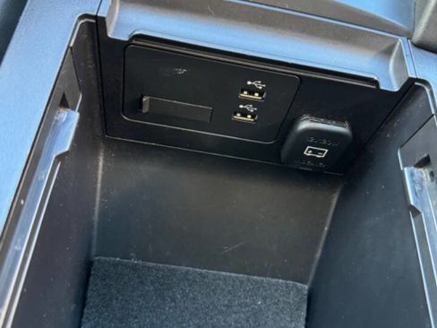 Used 2021 MAZDA MAZDA3 s image 19