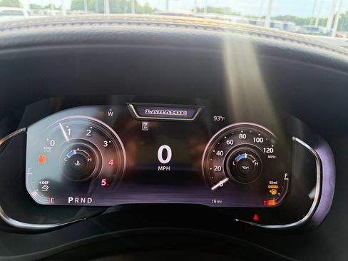 New 2026 RAM 2500 Laramie AWD/4WD image 15