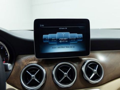 Used 2018 Mercedes-Benz GLA 250 4MATIC image 17