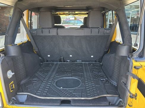 Used 2015 Jeep Wrangler Unlimited Sport w/ Quick Order Package 24S image 9