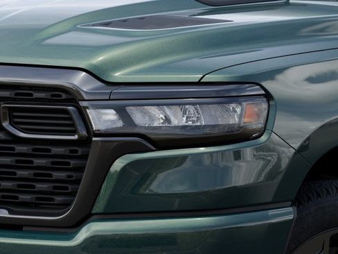 New 2026 RAM 1500 Express AWD/4WD image 17