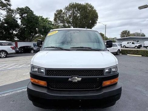 Used 2018 Chevrolet Express 2500 w/ Driver Convenience Package image 8