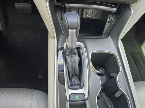 Used 2020 Honda Accord EX image 21