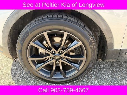 Used 2019 Ford Explorer XLT w/ Equipment Group 202A FWD image 9