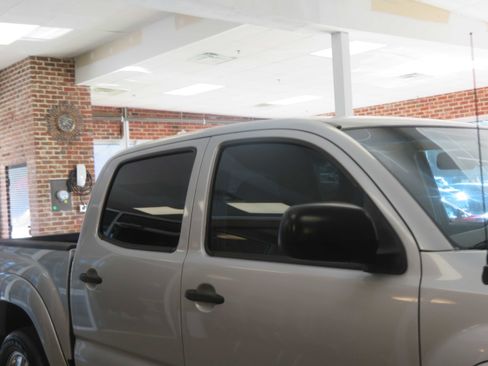 Used 2010 Toyota Tacoma PreRunner image 58