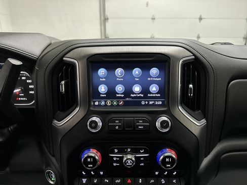 Used 2022 GMC Sierra 3500 Denali w/ Denali Black Diamond Edition image 38