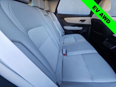 Used 2023 Nissan Ariya AWD image 17