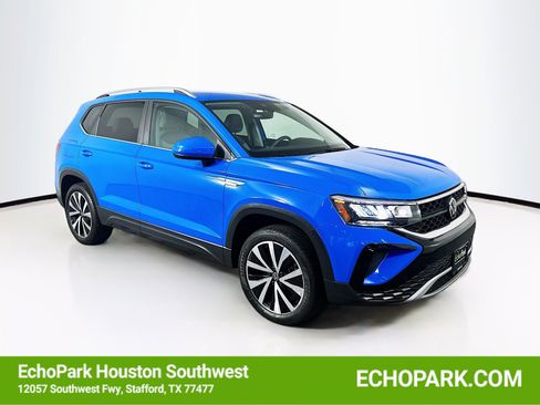 Used 2023 Volkswagen Taos SE image 1