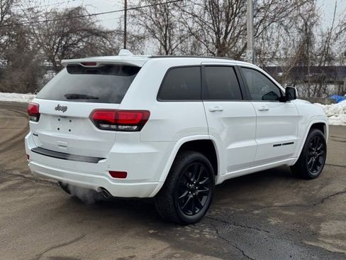 Used 2019 Jeep Grand Cherokee Altitude image 5