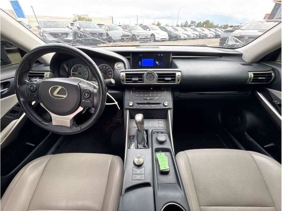 Used 2016 Lexus IS 300 AWD w/ Premium Package image 4