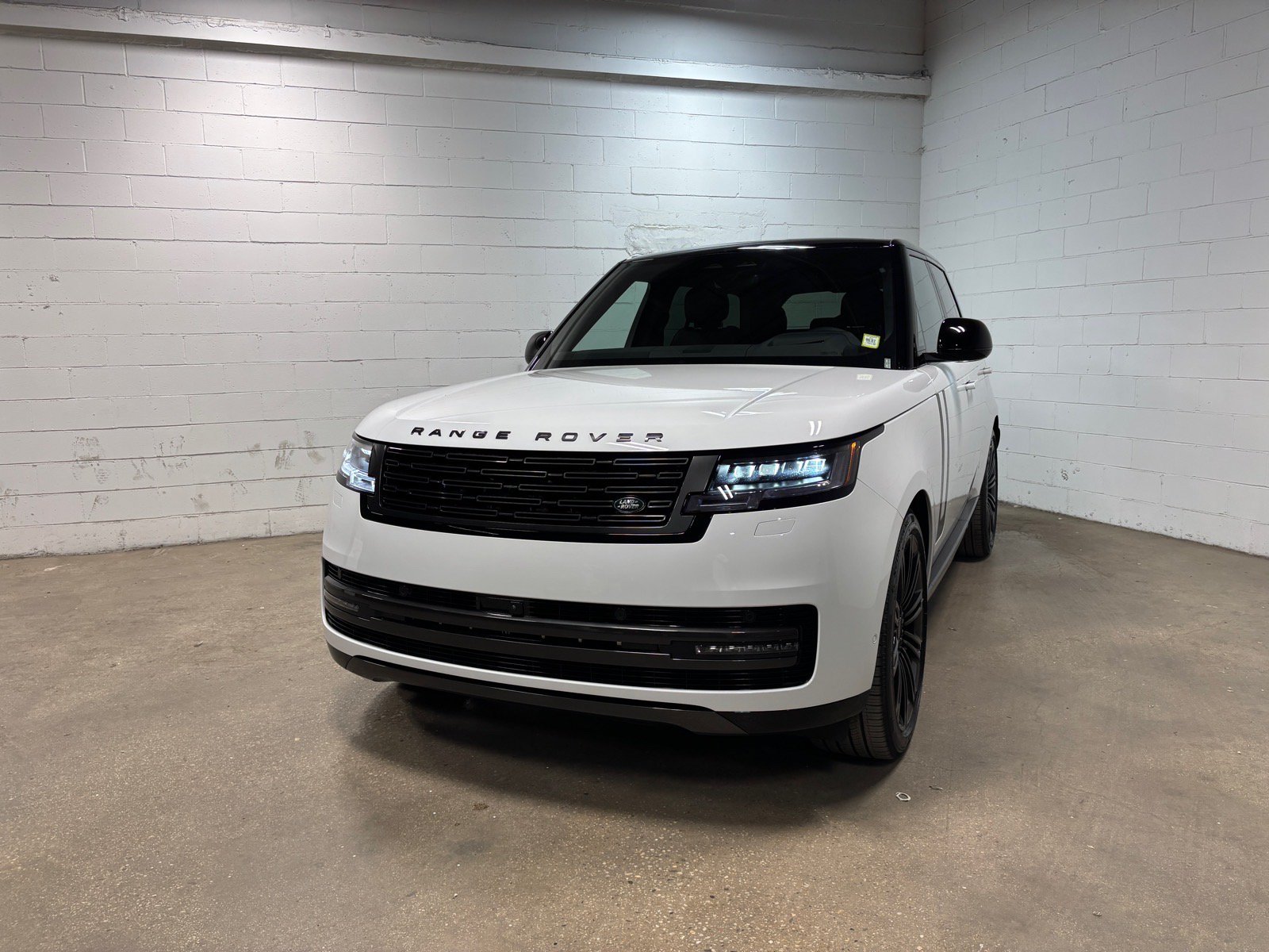 New 2026 Land Rover Range Rover SE AWD/4WD image 2