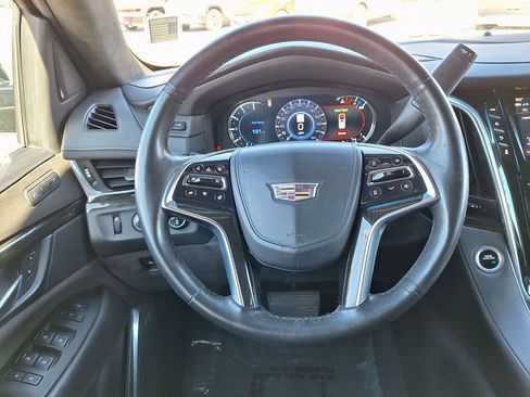 Used 2018 Cadillac Escalade ESV Platinum image 19