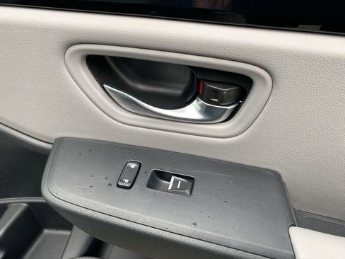 Used 2025 Honda Pilot EX-L image 13