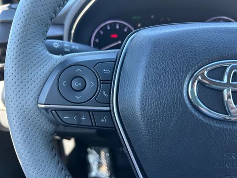 Used 2019 Toyota Avalon Limited image 17