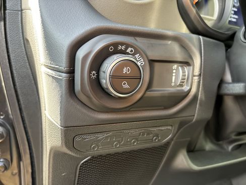 New 2025 Jeep Gladiator Mojave image 10